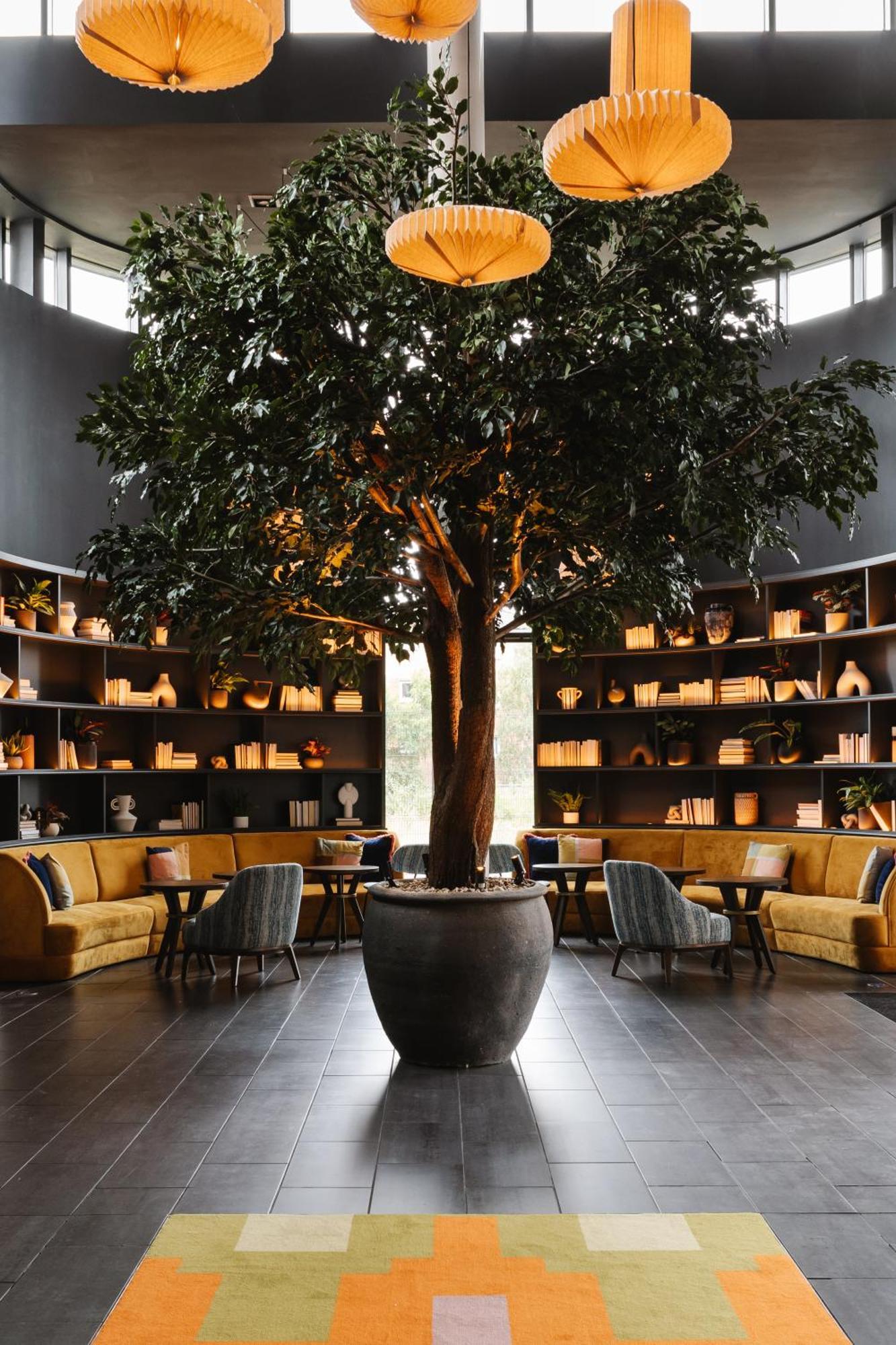 Voco Belfast By Ihg Hotel Exterior photo
