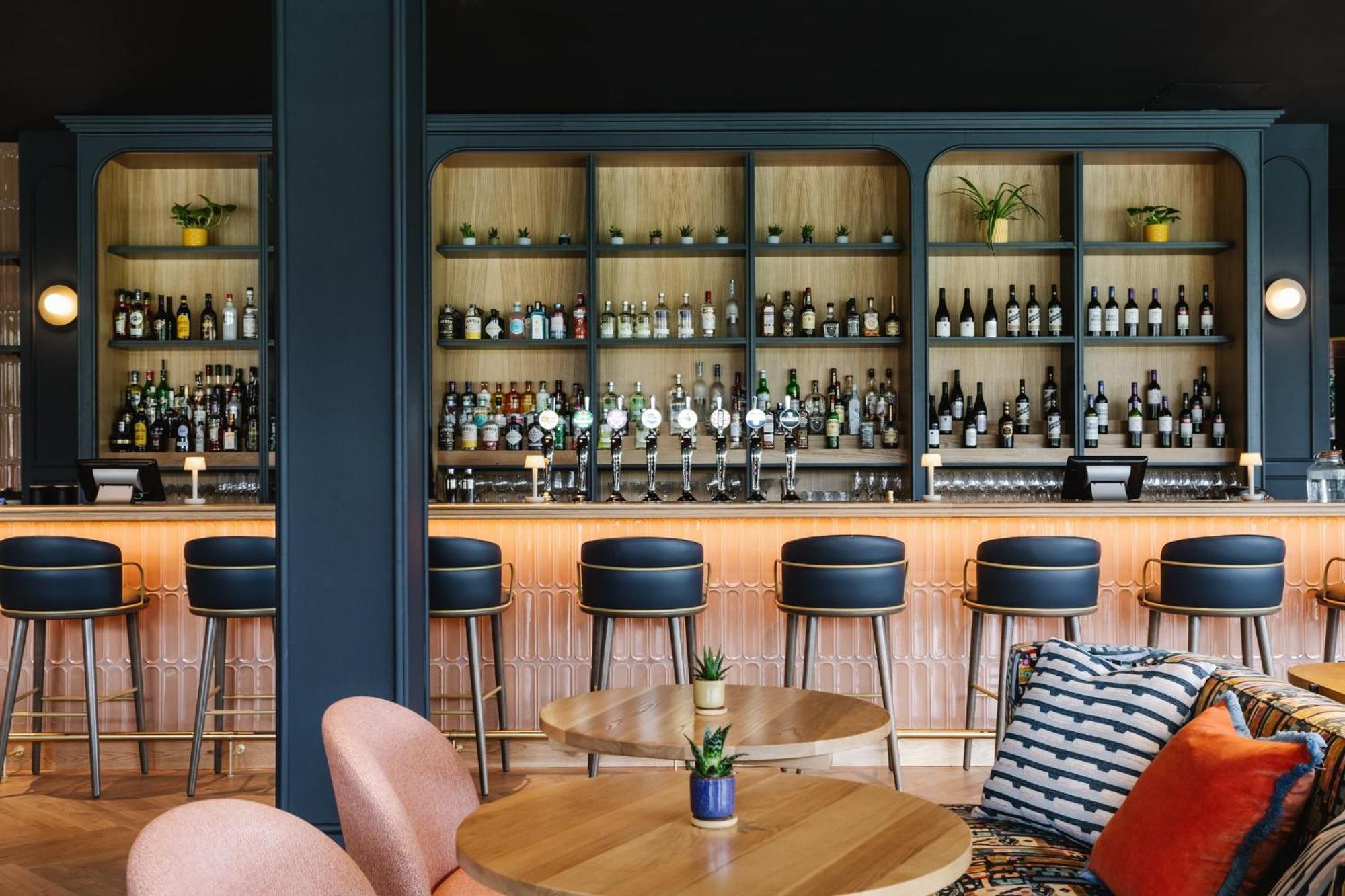 Voco Belfast By Ihg Hotel Exterior photo