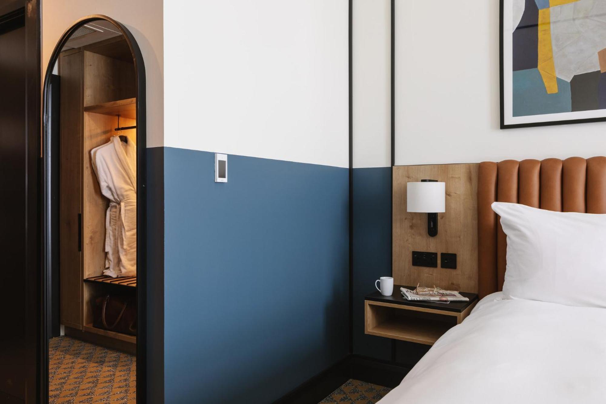 Voco Belfast By Ihg Hotel Exterior photo