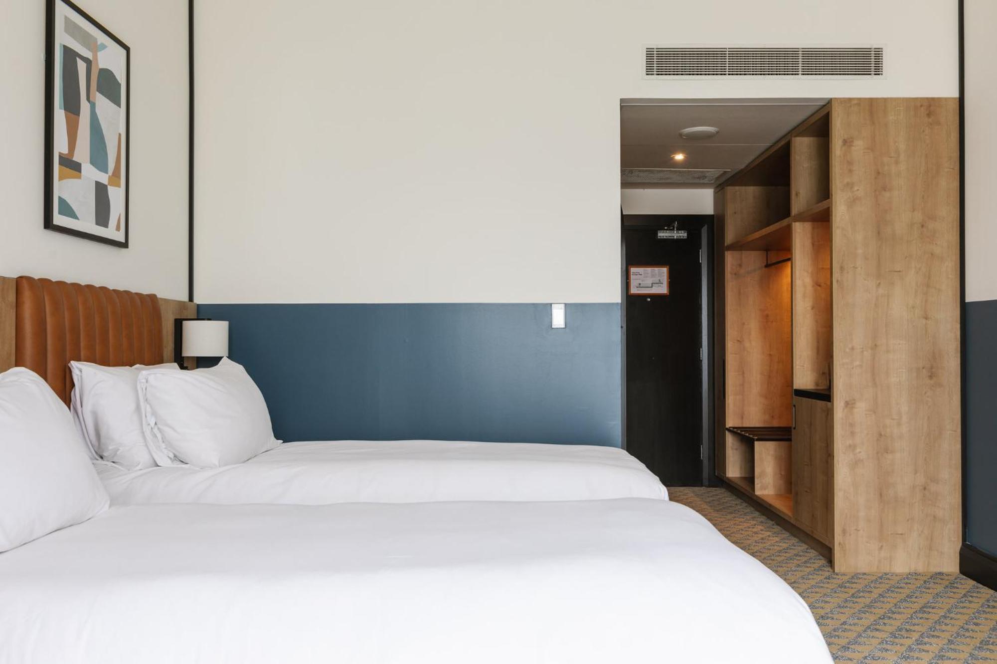 Voco Belfast By Ihg Hotel Exterior photo