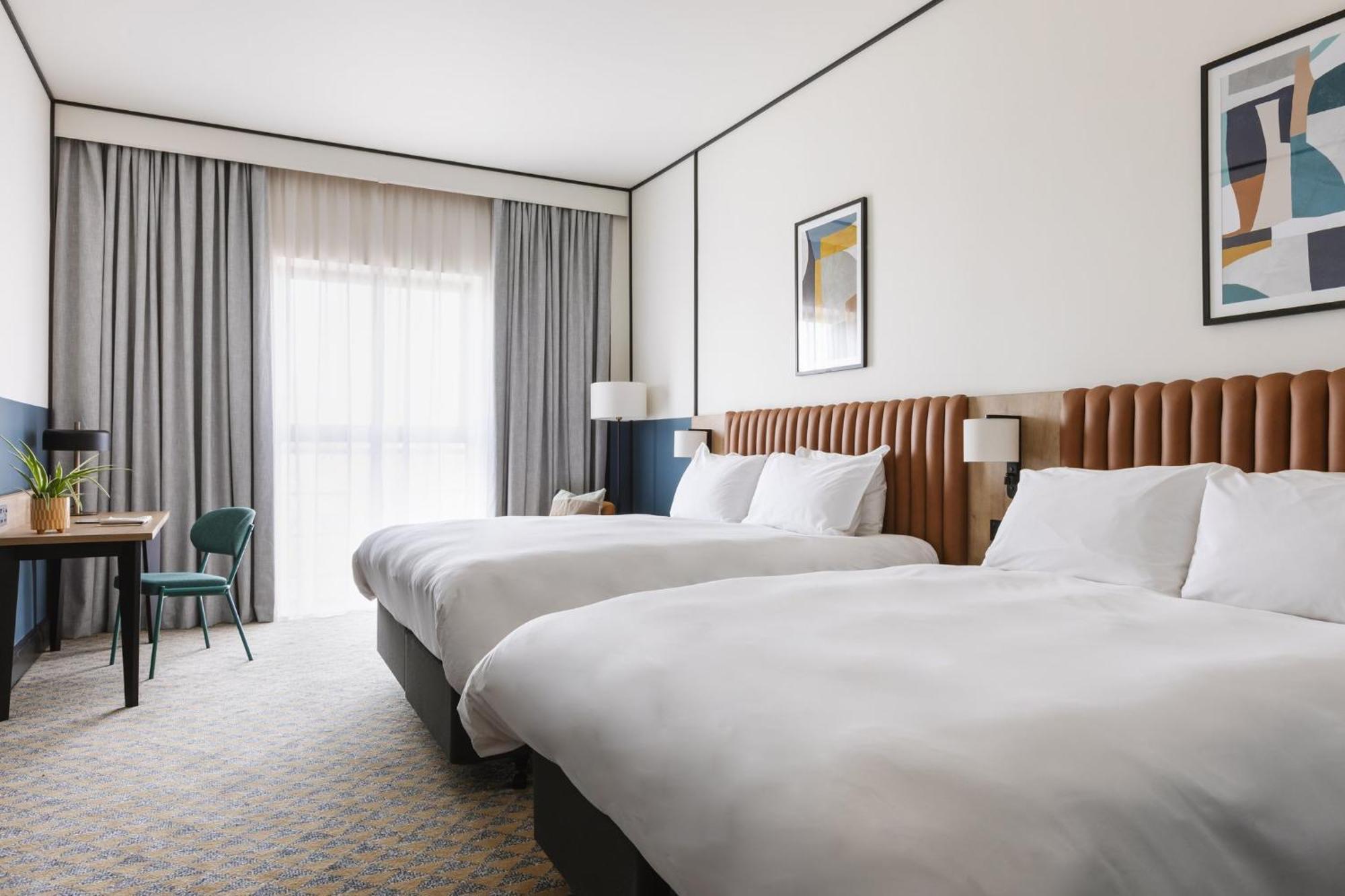 Voco Belfast By Ihg Hotel Exterior photo