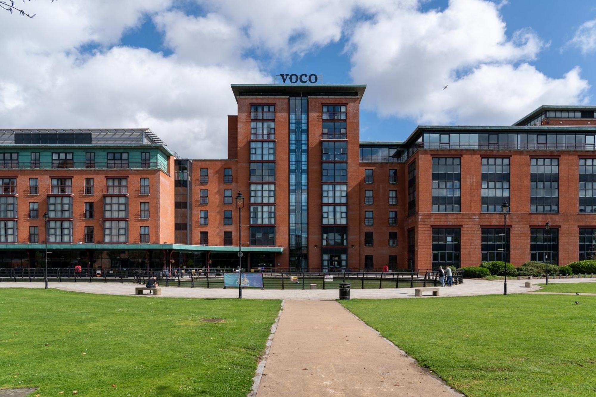 Voco Belfast By Ihg Hotel Exterior photo