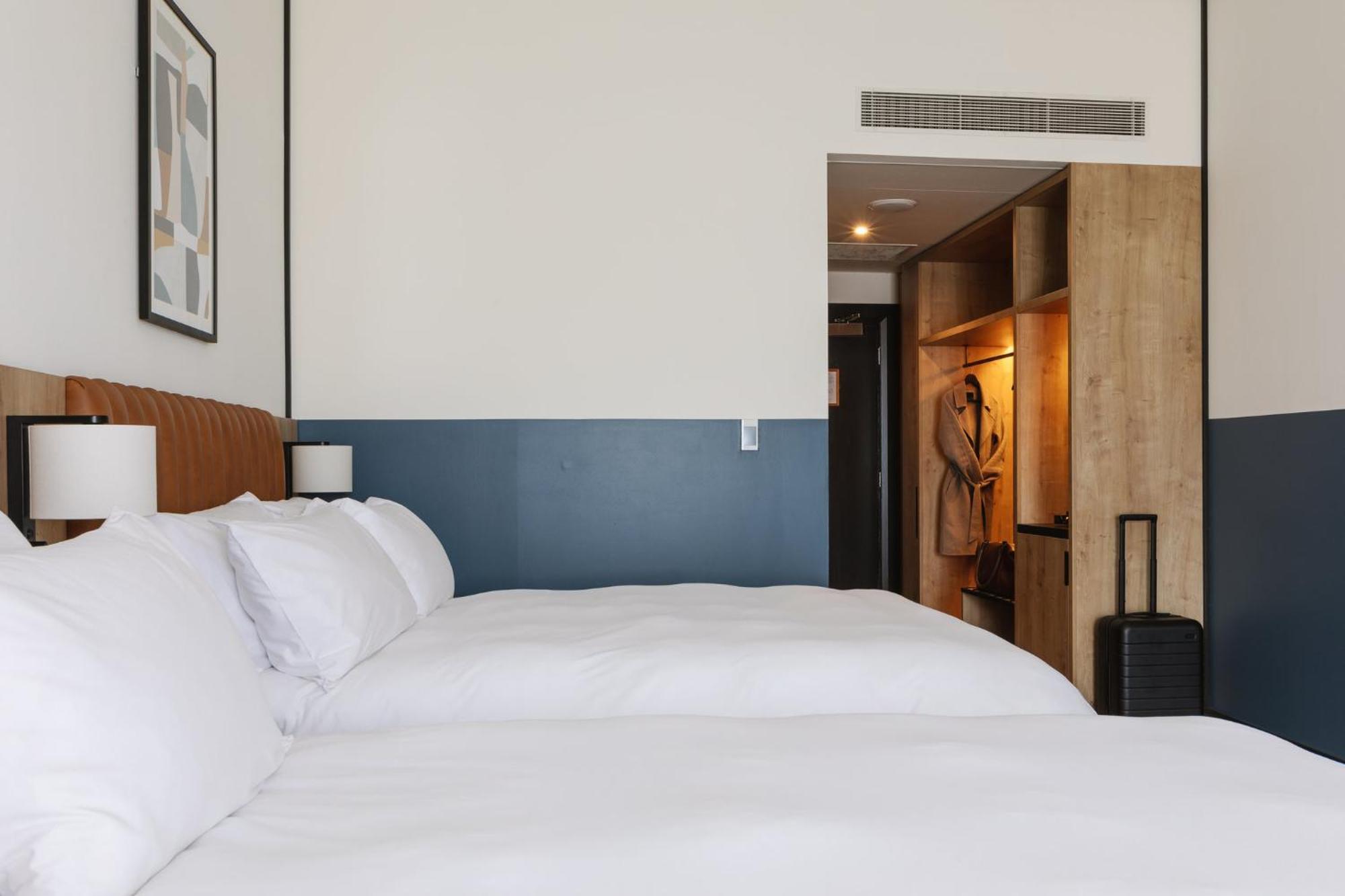 Voco Belfast By Ihg Hotel Exterior photo