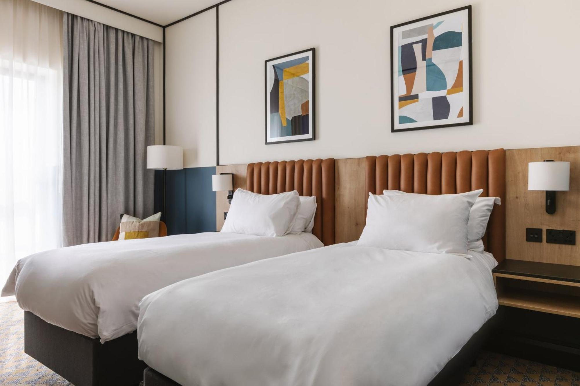 Voco Belfast By Ihg Hotel Exterior photo