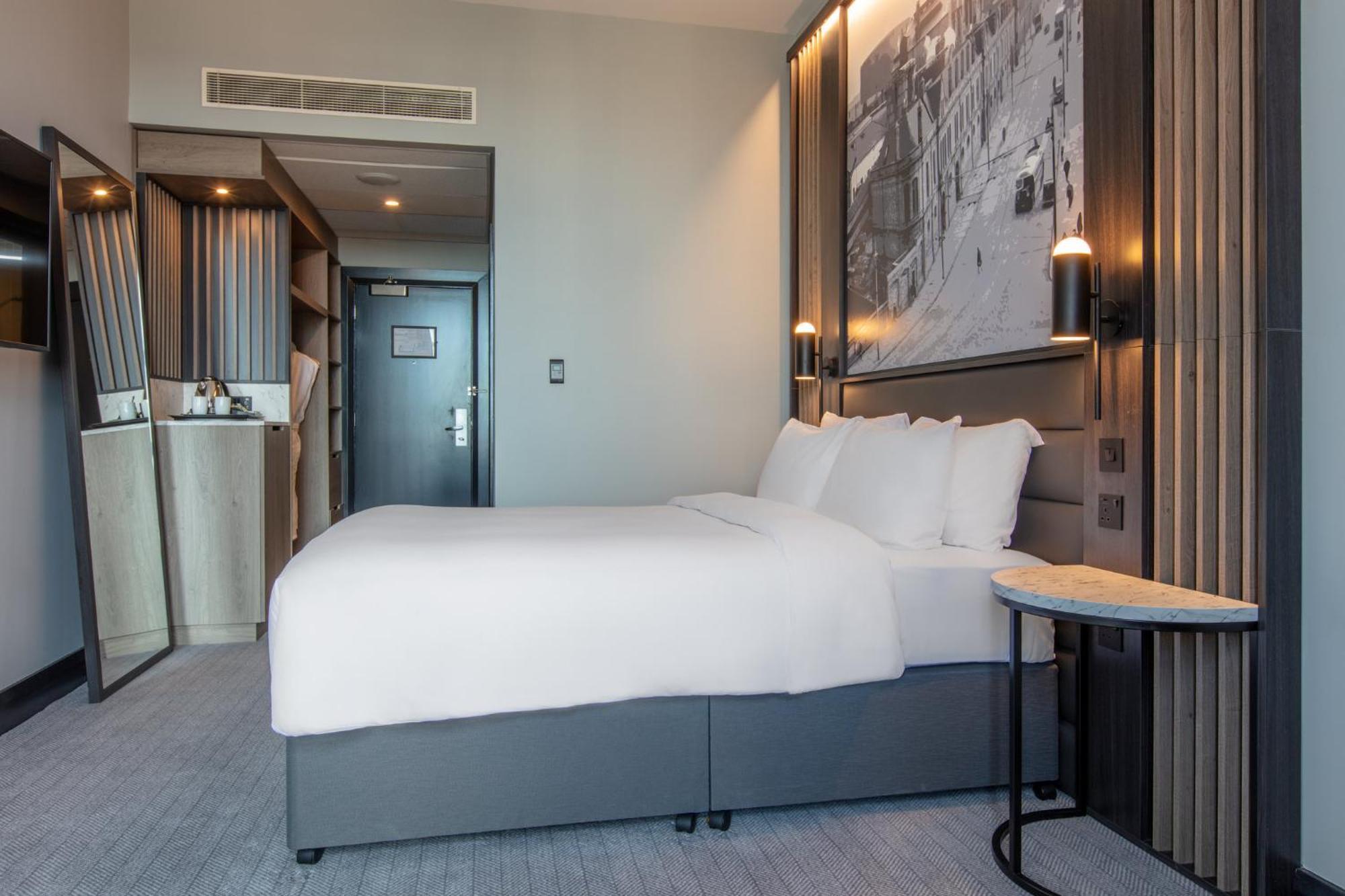 Voco Belfast By Ihg Hotel Exterior photo