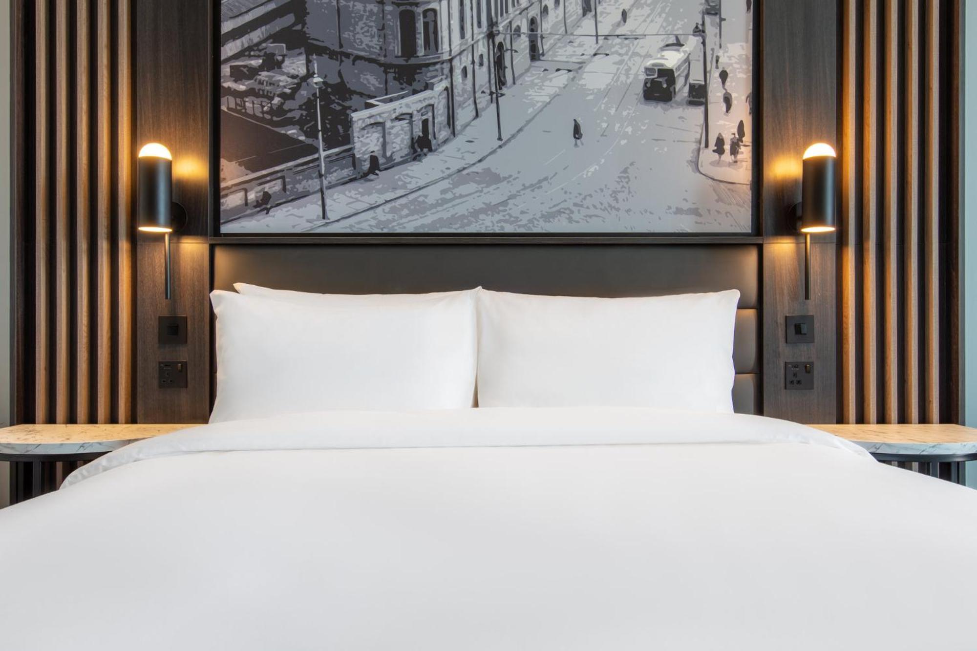 Voco Belfast By Ihg Hotel Exterior photo