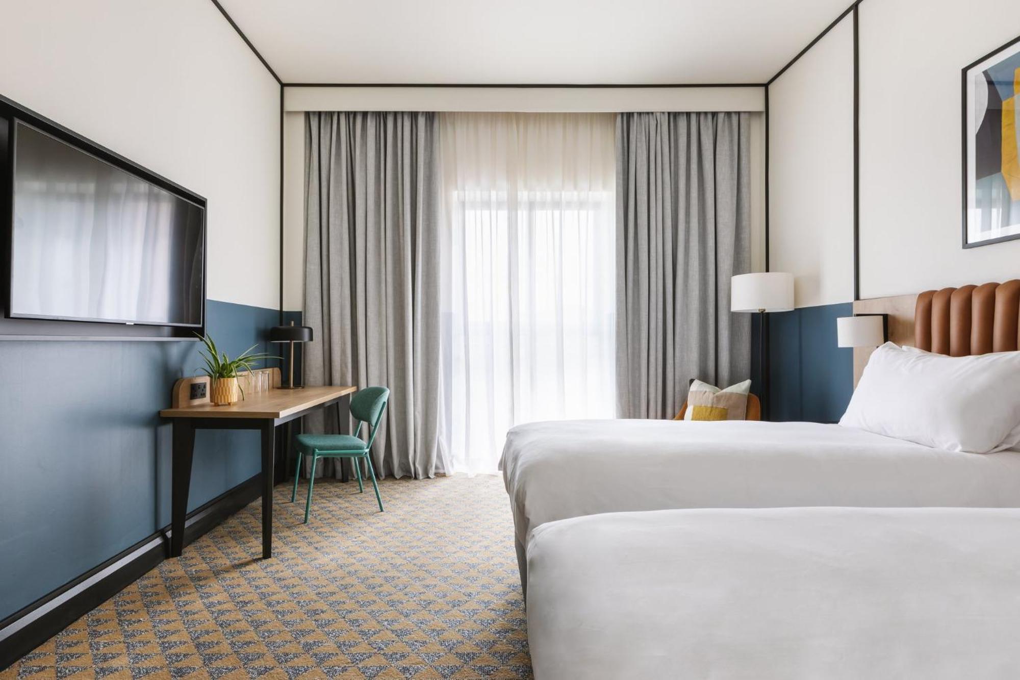 Voco Belfast By Ihg Hotel Exterior photo